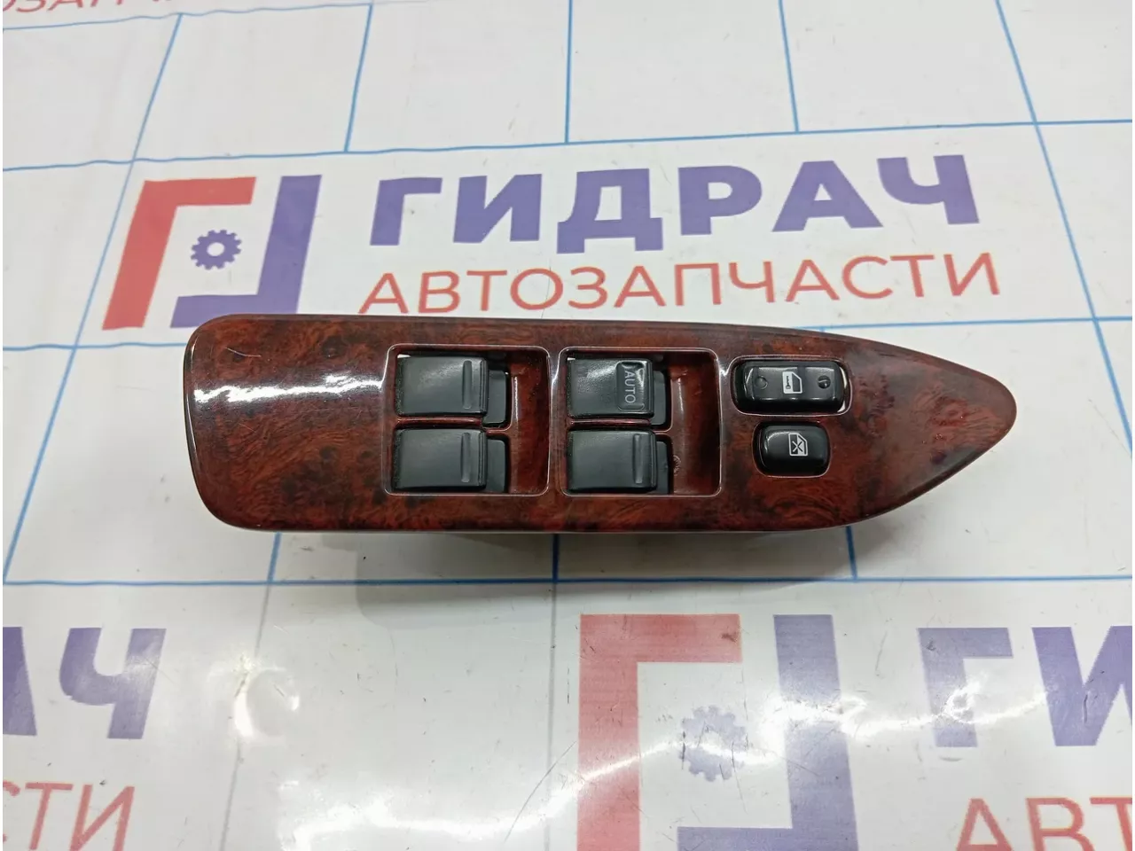 Блок управления стеклоподъемниками Toyota Land Cruiser 100 84820-60130